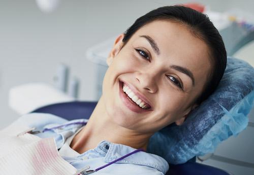 woman at dentist in beaverton or | tooth extraction beaverton or